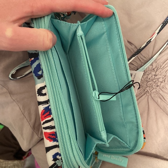 NWT Vera Bradley phone wallet/purse - Picture 3 of 4